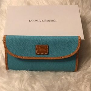 Dooney & Bourke Patterson Continental Clutch